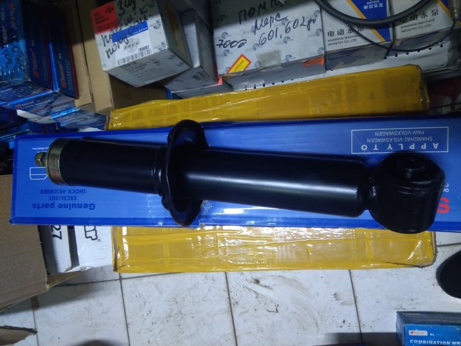 Стойки Фольцваген пассат Б-3 задние