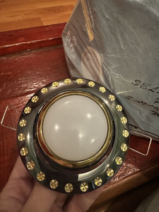 Продам споты с лампочками