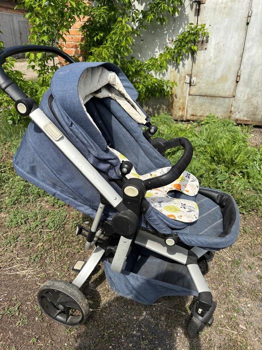 Детская коляска. С рождения .