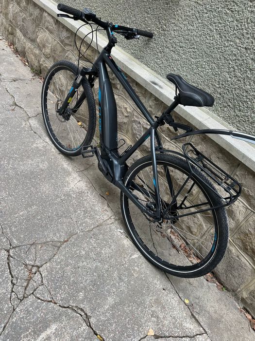Bicicleta electrica Cube cross hybrid