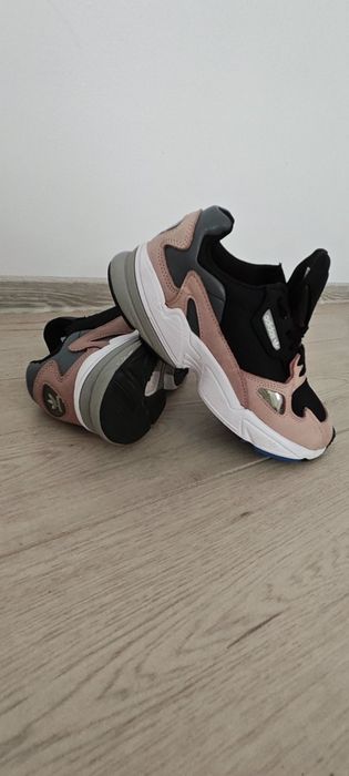 Pantofi sport Adidas Falcon