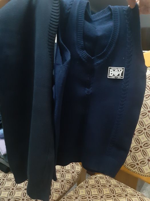 Школьные пуловеры, жилетки, рубашки