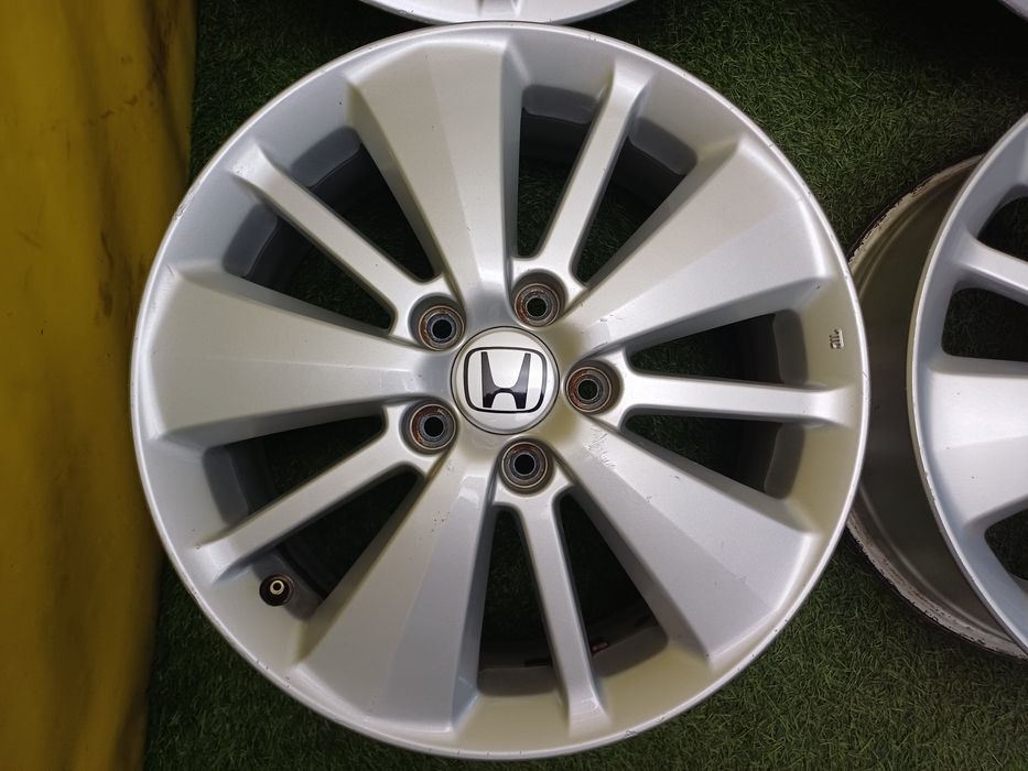 Диски R17 5x114.3 на Honda и другие.