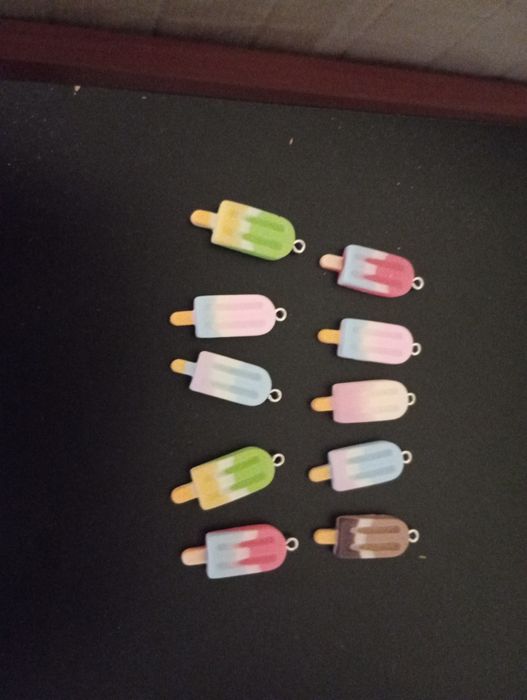 Ръчна изработка на обеци с различни висулки и елементии