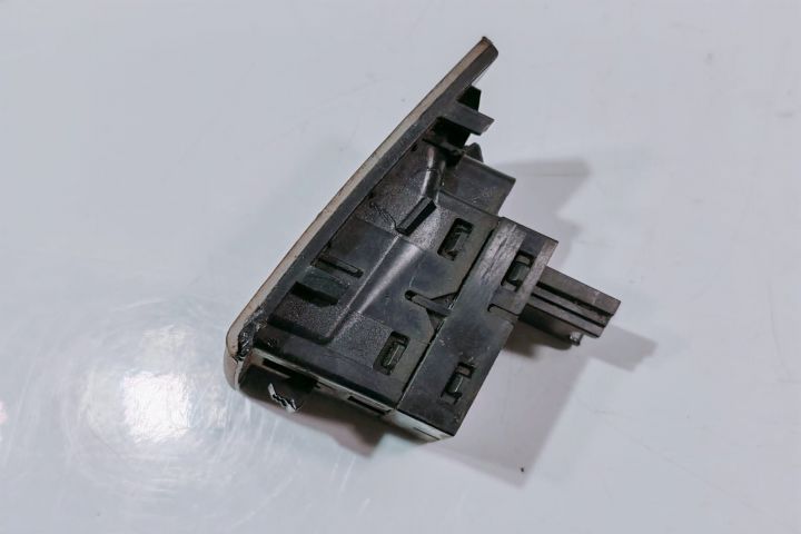 Buton geam 916352701 BMW Seria 5 F07/F10/F11