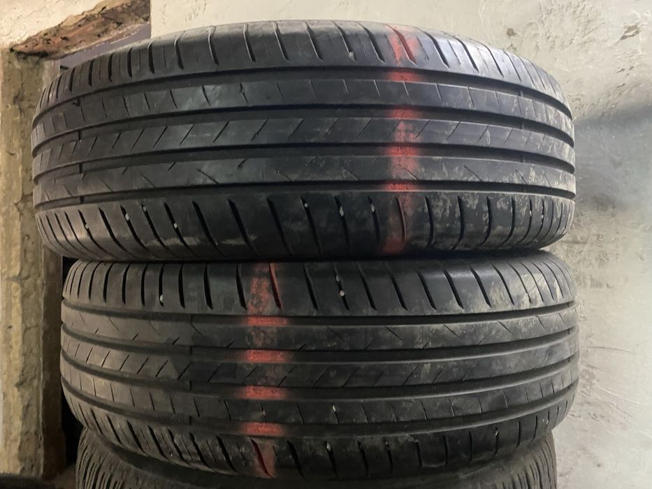 Шины Continental  215/65/17, 2 штук