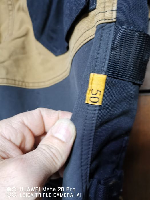 Snickers номер 50, модел 3023.