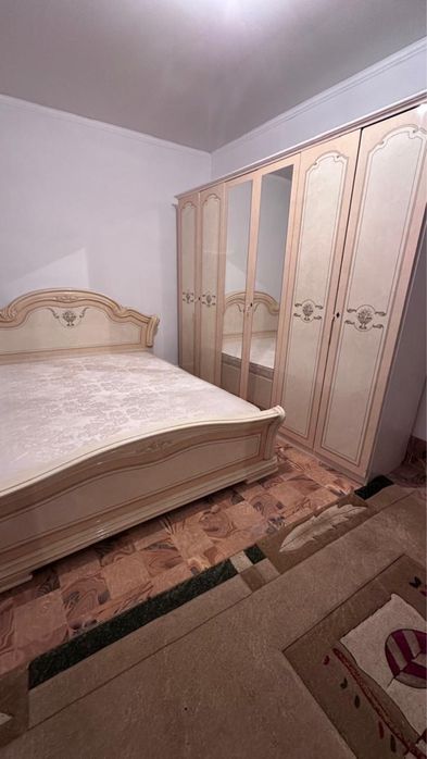 Спальный гарнитур срочно