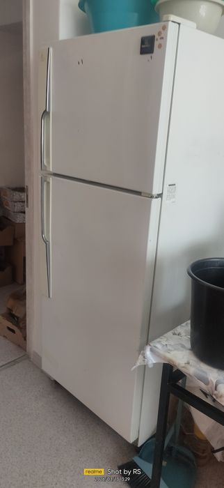 Холодильник б/у в хорошем состоянии