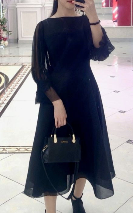 Платье подчеркивающее фигуру