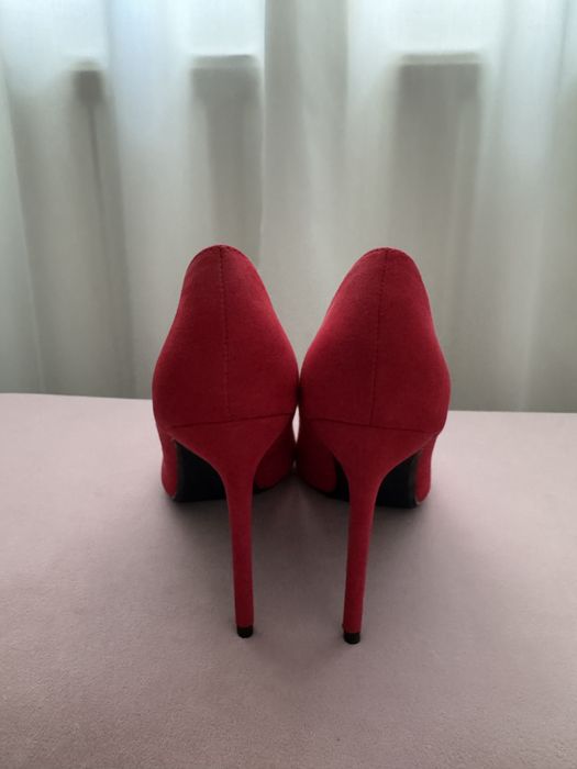 Pantofi stiletto
