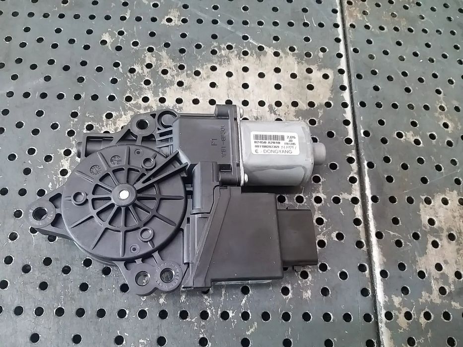 Motoras macara stanga fata kia ceed 2 82450a2010 617012901