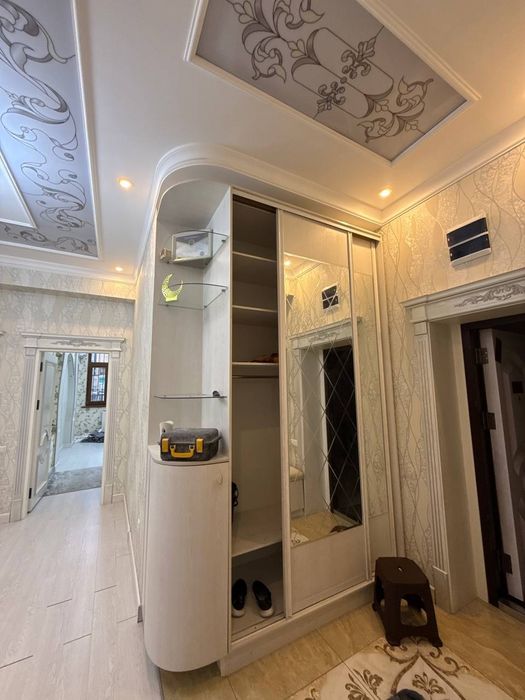 Мебел сотилади ягидей крашеный 2.90х1.70 келишамиз