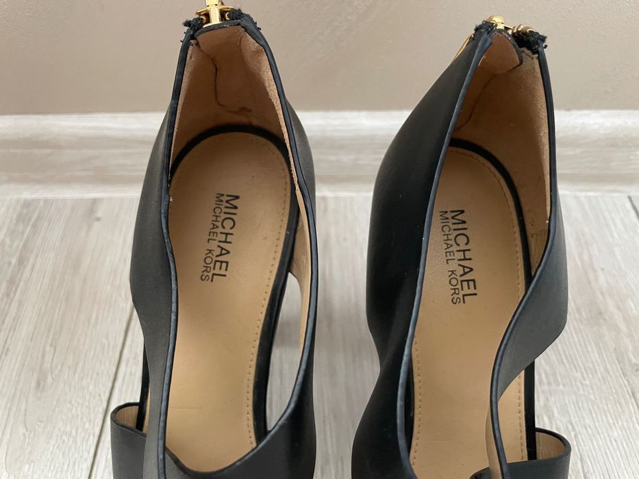 Оригинални дамски сандали Michael Kors