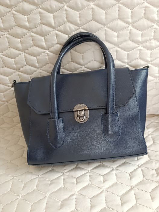 Две дамски чанти за 15 лв. общо