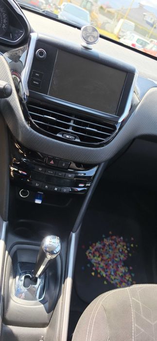 Peugeot 2008 модел