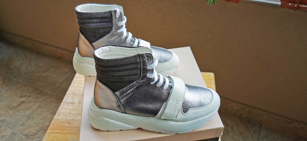 Оригинални маркови дамски маратонки / сникърси TWINSET - 40 номер