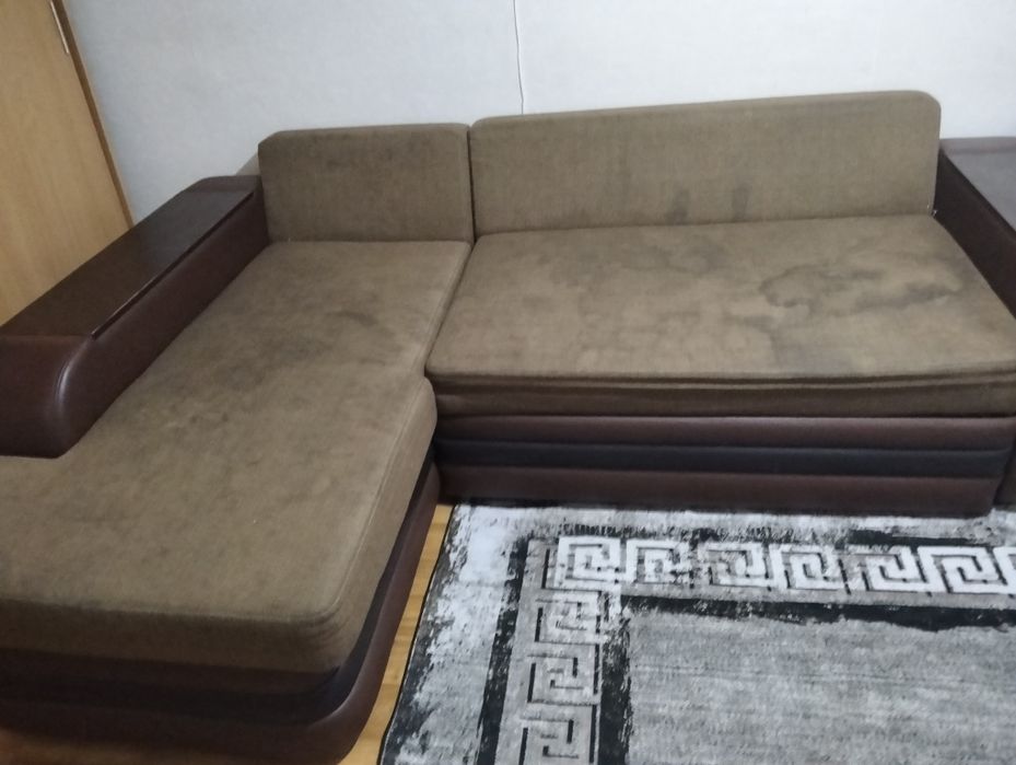 Продаётся диван в хорошем состояние