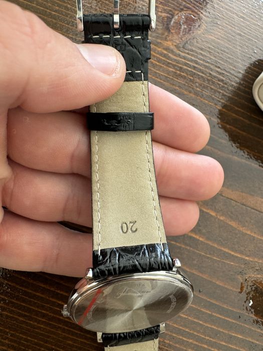 Часовник с кожена каишка longines