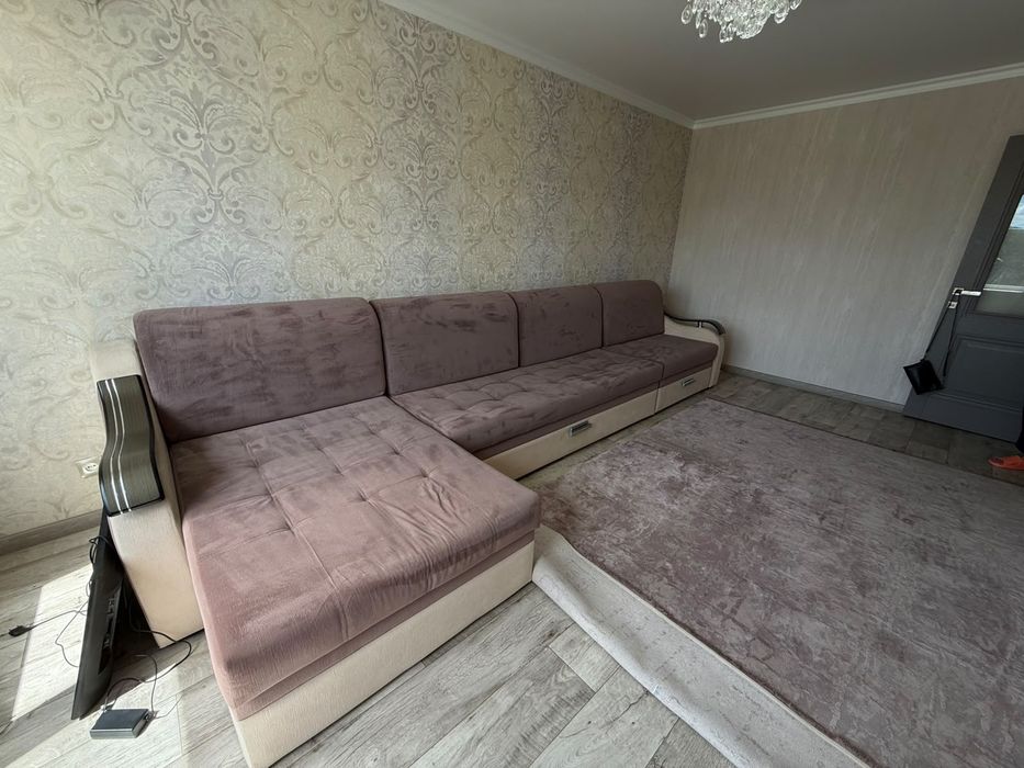 Продам Диван в хорошем состоянии