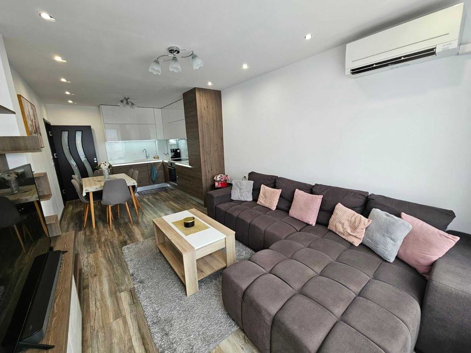 Продава се Тристаен апартамент в Пловдив, Южен - 92 кв.м за 1848 €/кв.м - Снимка #1