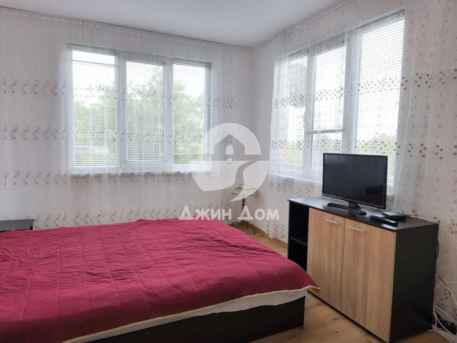 Двуетажна къща с двор и ГАРАЖ в село Винарско, обл. Бургас