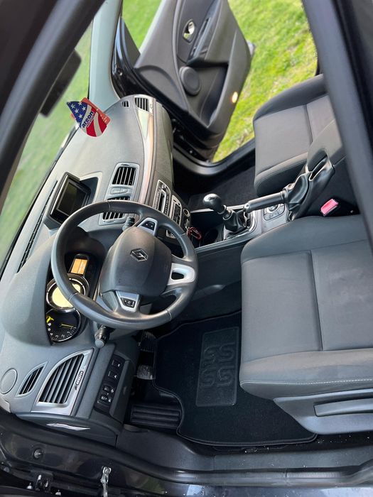 Renault Megane 3  -euro 5 1.2 tce 115 cp 140 000 km reali  navigatie