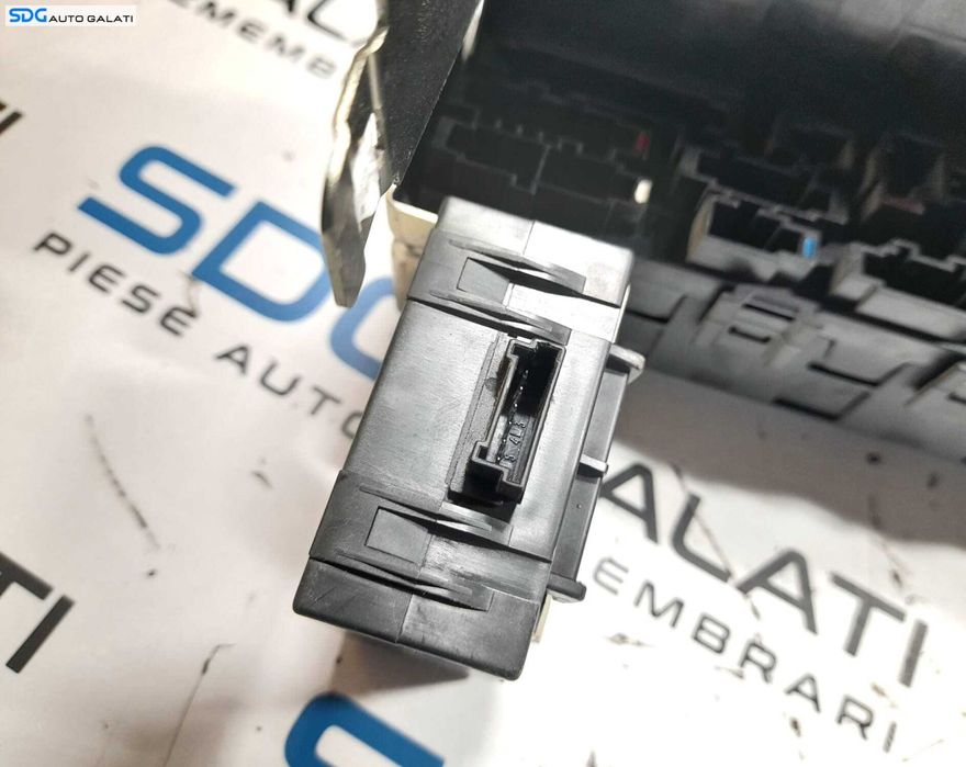 SAM Unitate Modul Calculator Control Confort Tablou Panou Sigurante Relee Mercedes CLK W209 2.2 CDI 2001 - 2009 Cod 2095450701 5DK008486-11 [N0343]