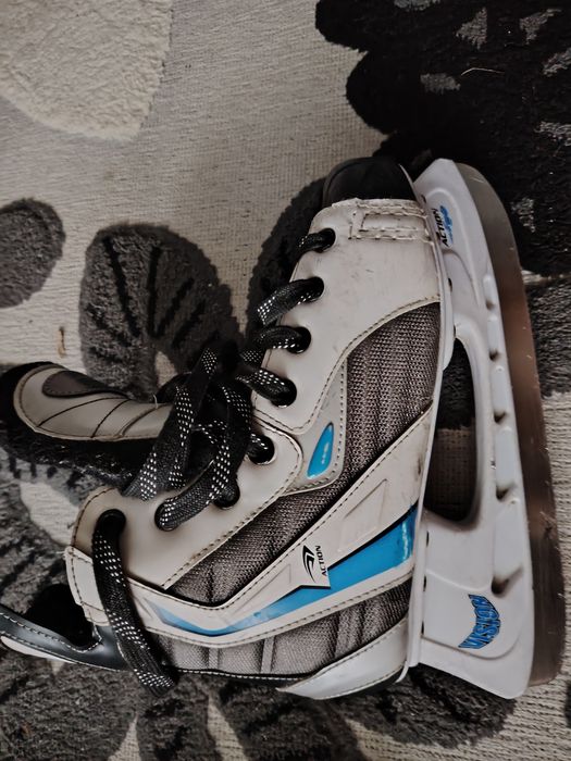 Продам коньки б/у