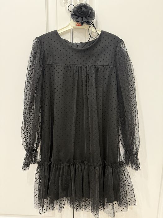 Продам нарядное платье на девочку