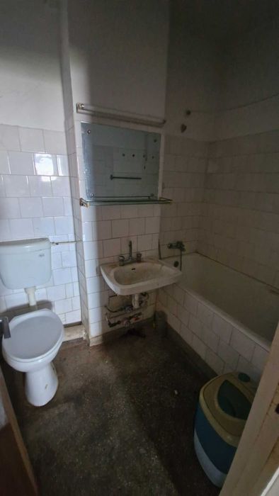 Apartament 2 camere decomandat 49mp utili, Bd. Camil Ressu langa metrou Dristor. etaj 11/11 de renovat complet