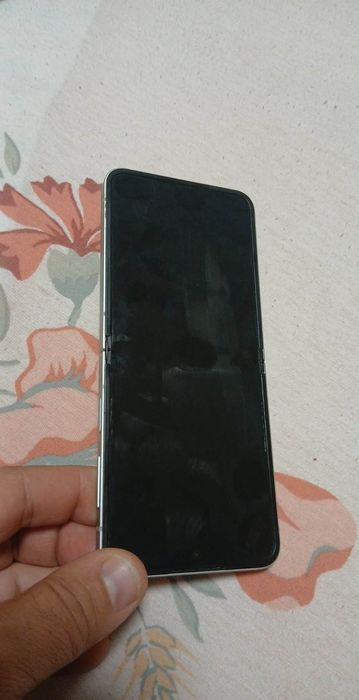 Samsung z flip 6 perfekten Kato nov perfektko sastoqnie palen paket