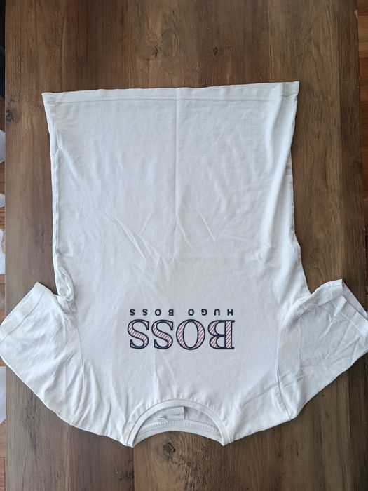 Vând set de tricouri boss originale