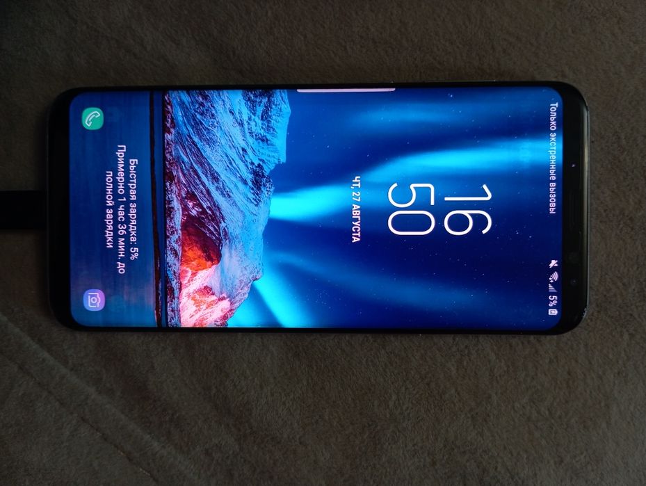 Телефон Samsung Galaxy S8+ в хорошем рабочем состоянии