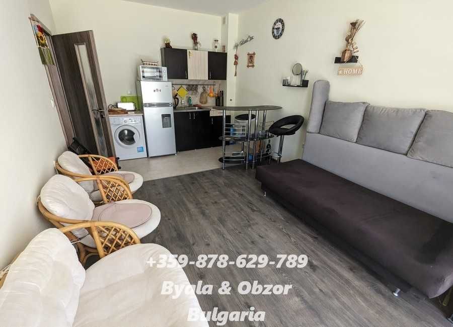 Обзаведен двустаен апартамент със собствен двор-градина в гр.Бяла