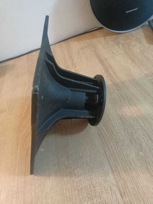 Horn aluminiu rcf hf 96.a fost montat ,are zgârieturi.