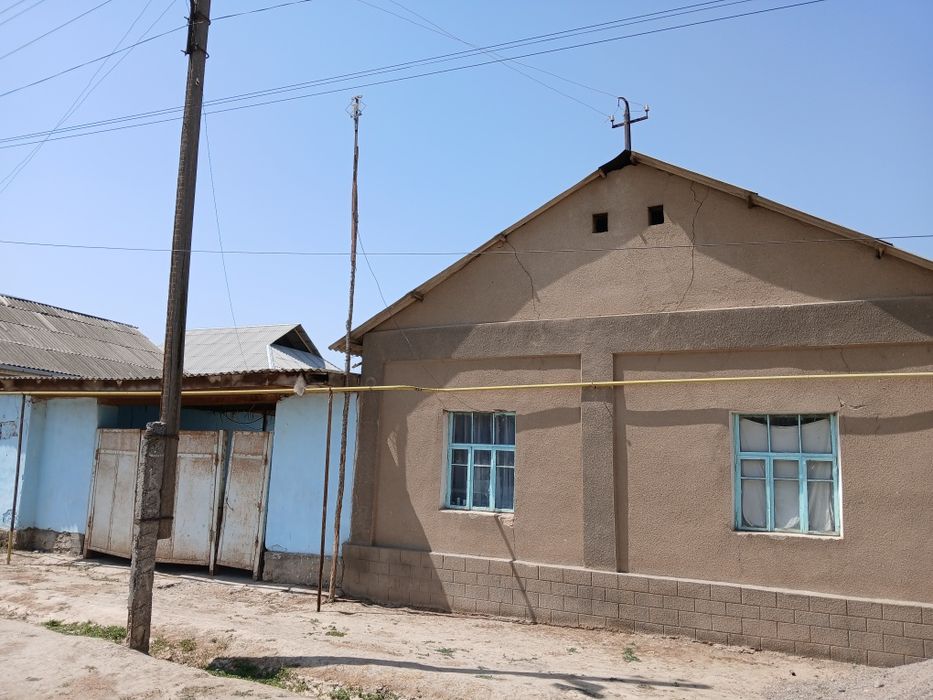 M39 trassa bo‘yida maktab va bitonkagacha 800 metr.  6 xonali uy