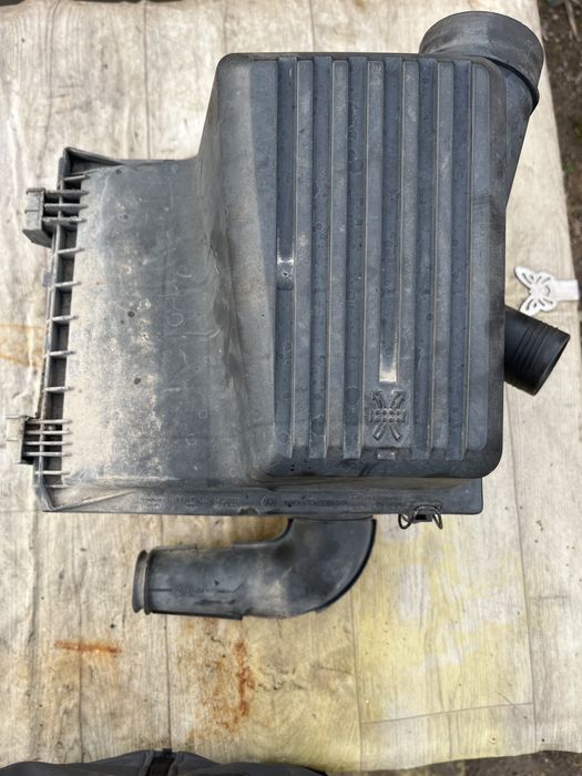 Филтърна Кутия с нов въздушен филтър  от VW Голф 3