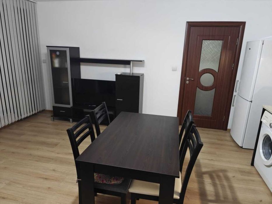 Дава се под наем Двустаен апартамент в Пловдив, Кършияка - 55 кв.м за 325 € - Снимка #1