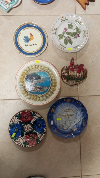 Разпродажба чинии за стена