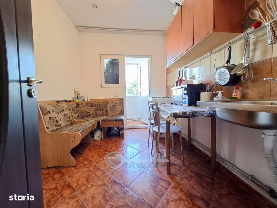 Nicolina 1, apartament 2 camere, decomandat, baie cu geam, 46 mp, se a