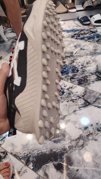 Adidasi off white