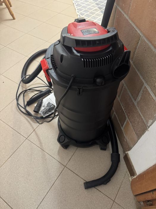 Aspiratorul multifunctional Lehmann Dace XL 30L