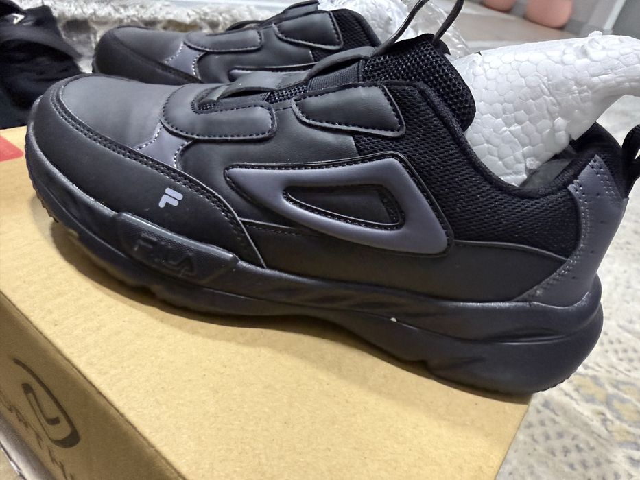 Кроссовки новые 39 размер