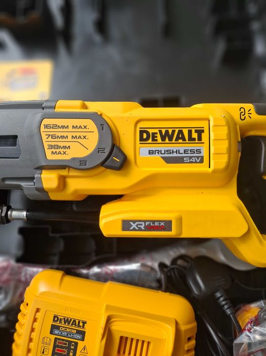 Диамантено-пробивна бормашина DeWALT
