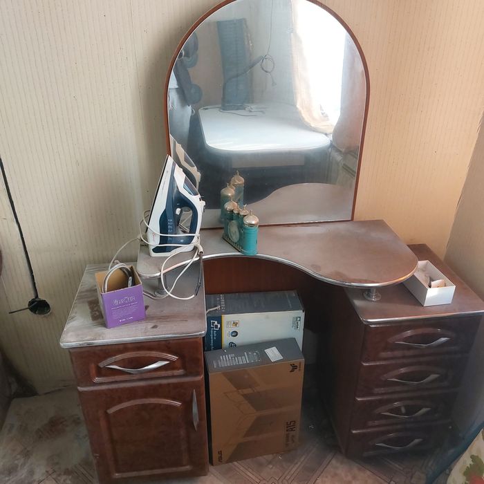 Спальный гарнитур