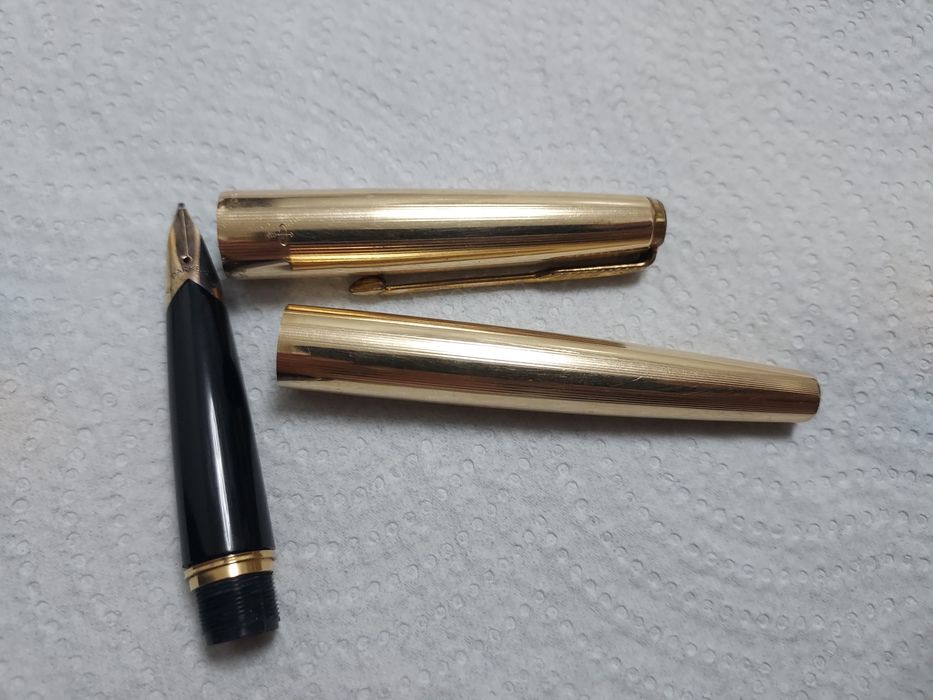Stilou Parker 65 penita aur 14k