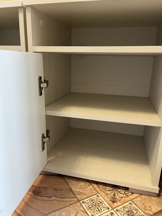 Тумба с полками.