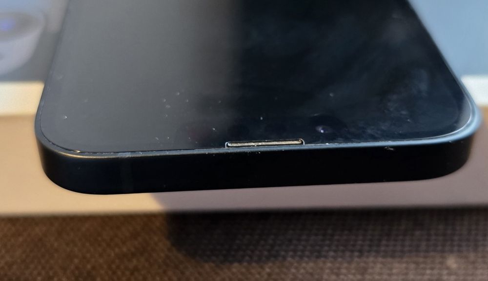 IPhone 13 5 G 128 GB cu 3 huse si factura originala