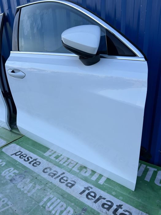 Oglindă electrică dreapta față Audi A3 8Y